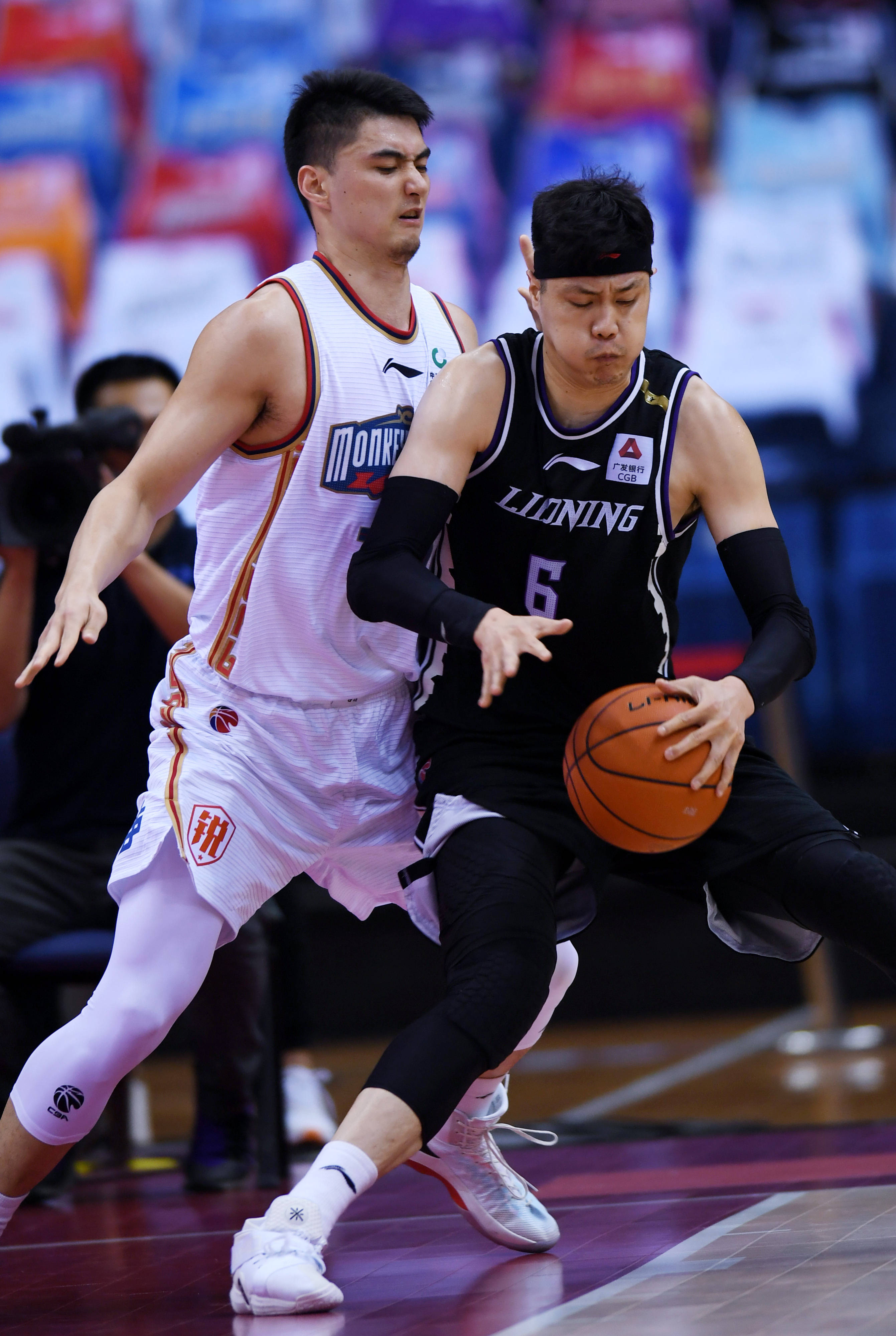 贝尔也不例 贝尔也不例